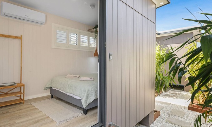 Sanctuary Point Cabina | Tiny House Stayz Stay for 3 Pay for 2! - House 3