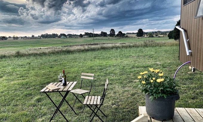 Avoca Cabina | Tiny house with acres of views.