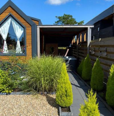Vijfhuizen Casa | Tiny house with sauna & jacuzzi near Amsterdam
