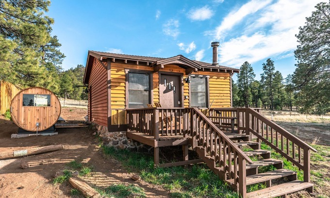 Flagstaff Cabina | Tiny Mountain View Sauna Cabin en 1. 5 acres en el Bosque Nacional Coconino
