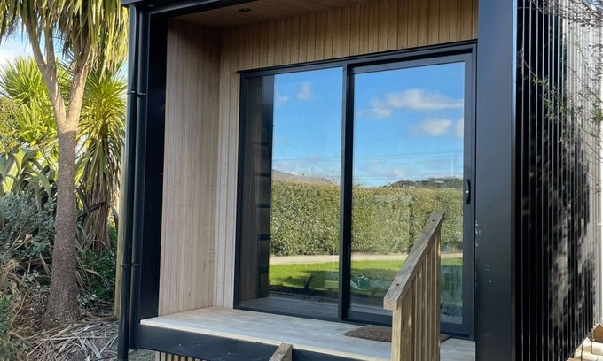 Mangawhai Heads Cabina | Tiny Oasis in the heads