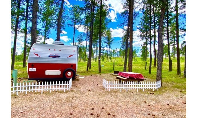 Custer Casa | Tiny Retro Camper