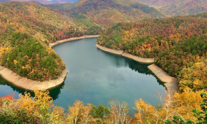 Bryson City Casa | Tiny Tuck - Overlooking Fontana Lake and the Great Smoky Mountains National Park