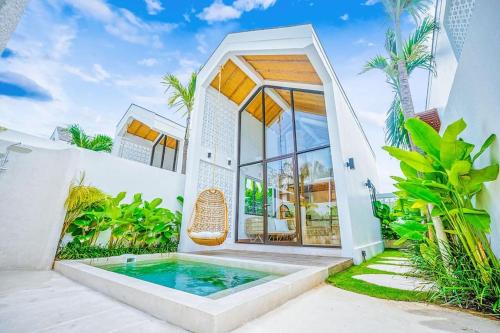 Beraban Villa | Tiny Villa Nyanyi - Cozy Mezzanine 4 mins from Beach