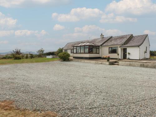 Dwyran Casa | Tir Mawr