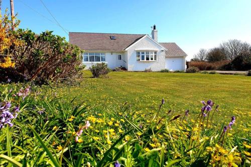 Trearddur Bay Casa | TIRNANT- 3 Bed - GROUND FLOOR ROOMS -DOG FRIENDLY