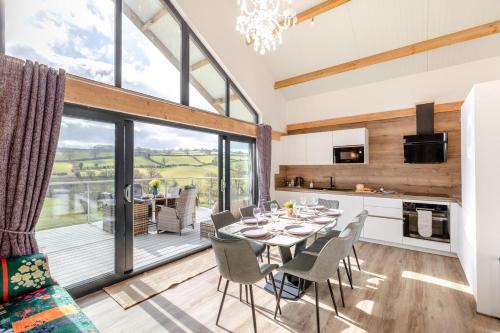 Kingswood Casa | Titw Tomos Las