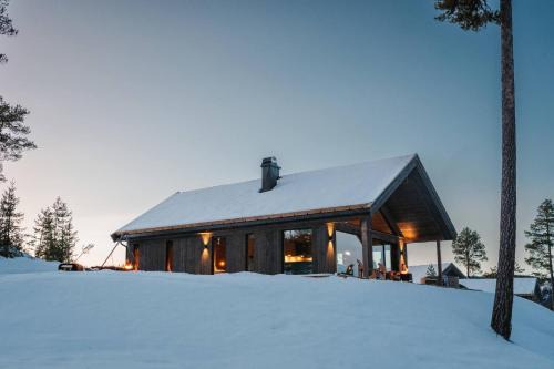 Nes Casa | Tiur, stylish new cabin with hot tub