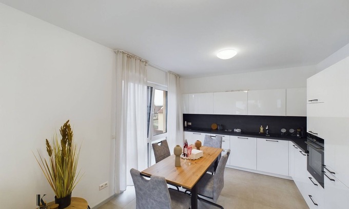 Ramstein-Miesenbach Apartamento | TLA/TDY Accommodation in Central Ramstein