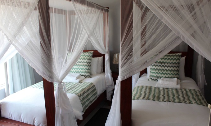 Kasane Cabina | Tlou Safari Lodge