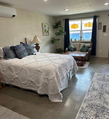 Van Zandt County Casa | Tmae's Bed & Rest