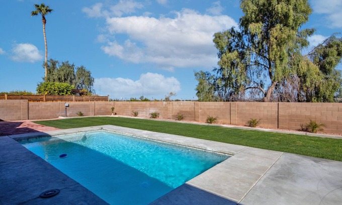 Yuma Casa | TMK-Spacious 4br home with pool for your comfort. EV charger available