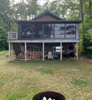 Lac du Flambeau Casa | TnT Cabin on Plummer Lake