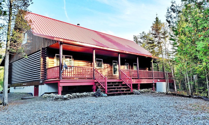 Northern Bruce Peninsula Cabaña | Tobermory Peaceful Private Entire Log Cottage Spacious Fully Equipped