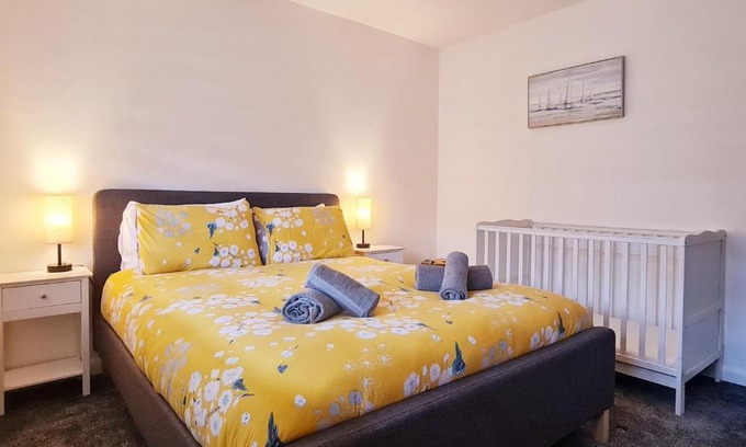 Ingoldisthorpe Casa | Tobijo Big Private Spacious Hideaway
