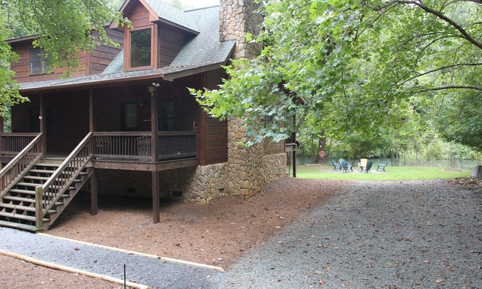 Mineral Bluff Casa | Toccoa Riverfront Retreat - Cabin on private Toccoa river shoreline