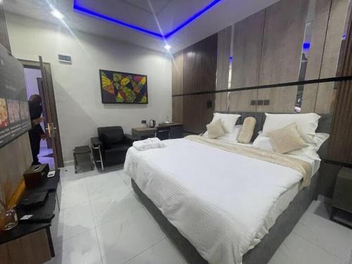Jabi Hotel | Tofana Hotel and Suites Lifecamp