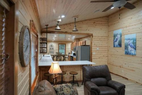 Negreet Casa | Toledo Queen Lakefront Custom 4 BR Home, Boathouse