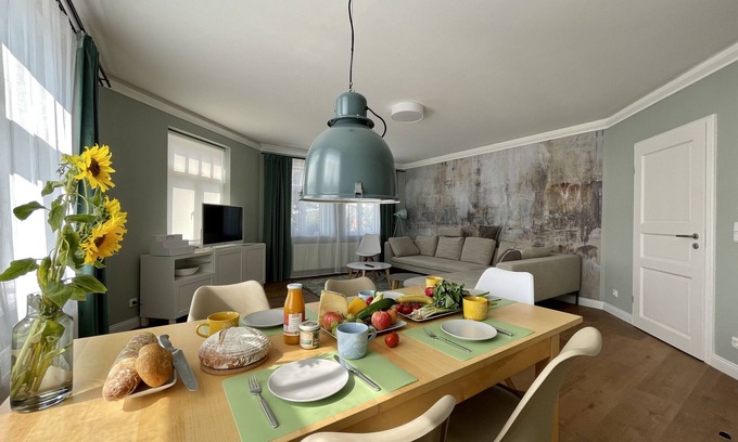 Wismar Apartamento | Tolle Familienwohnung mit Ausblick auf Stadtkanal und St.nikolai Kirchenschiff