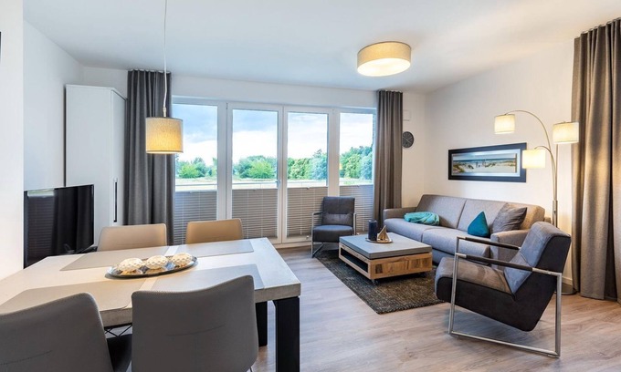 Boltenhagen Apartamento | Tolles, Strandnahes Ferienapartment mit Schönem Balkon und Blick Über die Felder - Aparthotel