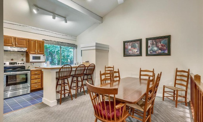 Stowe Area Casa | Tollhouse 16B