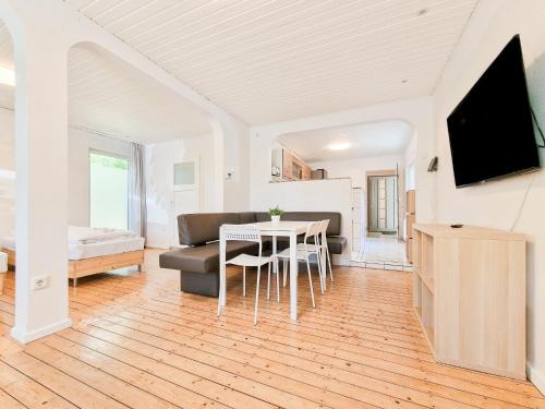 Buderich Apartamento | Tolstov Apartments - 3 Room Apartments with Garden - 20 Min Messe DUS & Airport DUS