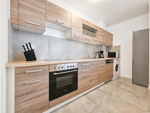 Heiligenhaus Apartamento | Tolstov Apartments - Monteurwohnung - 2 Schlafzimmer - Küche - Waschmaschine - 25 Min zur Messe DUS