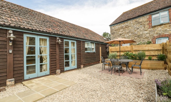 Yeovil Cabaña | TOM'S BARN, pet friendly, with a garden in Yeovil, Somerset