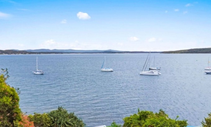 Marks Point Casa | Tommy's Lakehouse - Casa de campo con vistas al lago a 180 grados * Wifi *