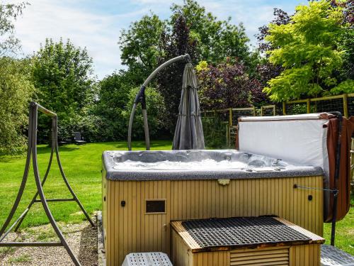 Etchinghill Casa | Toms Cabin - Uk35173