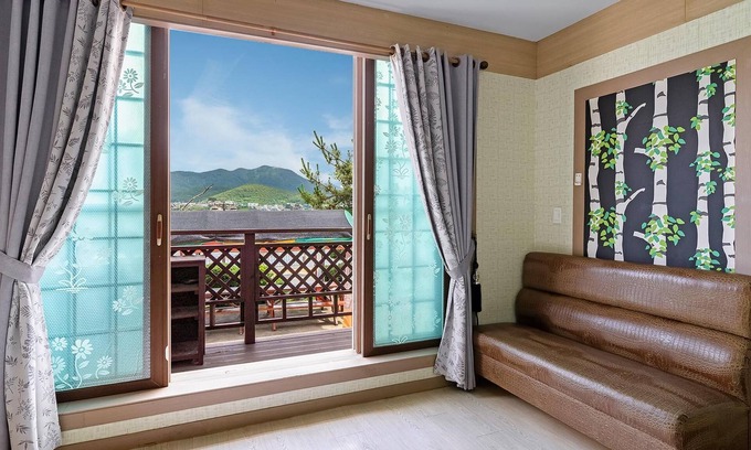 Tongyeong Casa | Tongyeong Hwanggeumbada Pension