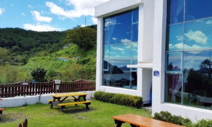 Suryuk Casa | Tongyeong Travel Guest Pension