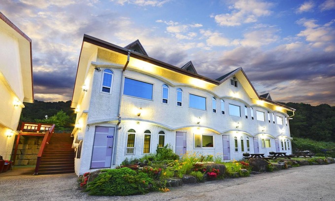 Sanyang-eup Casa | Tongyoung Macaio Pension