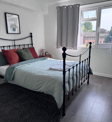 Derby Apartamento | Toni's Hub - 2 bed City Centre Apartment
