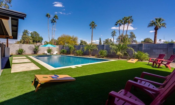 Scottsdale Highlands Five Casa | TONS OF SPACE, HEATED POOL, PETS WELCOME, HOME GYM, CLOSE TO EVERYTHING!