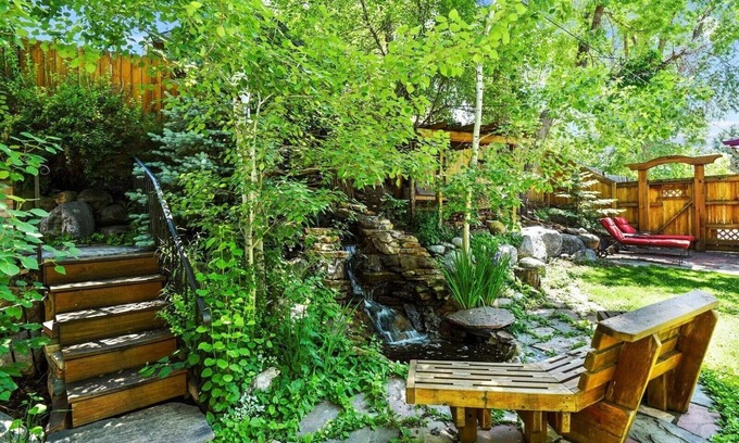 Littleton Casa | Tons of Trails! Red Rocks close! Huge patio area for relaxation and entertaining