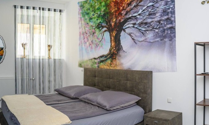 Enns Cama Y Desayuno | TOP 1 Doppelzimmer - Plaza Cafe & Bar