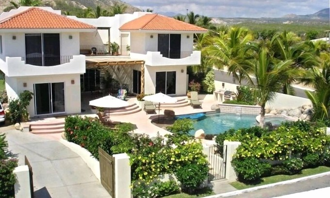 Santa Rosa Villa | Top 10 de alquiler: 6 habitaciones / 6 baños, piscina / spa, comunidad privada, cerca de la playa