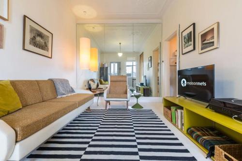 Darlinghurst Apartamento | Top Floor 1 Bedroom Apt with Views Close To CBD