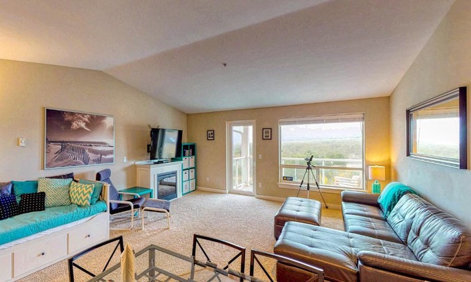 Westport Apartamento | Top Floor - All The Views - 2 Bed 2 Bath Apartment in Westport