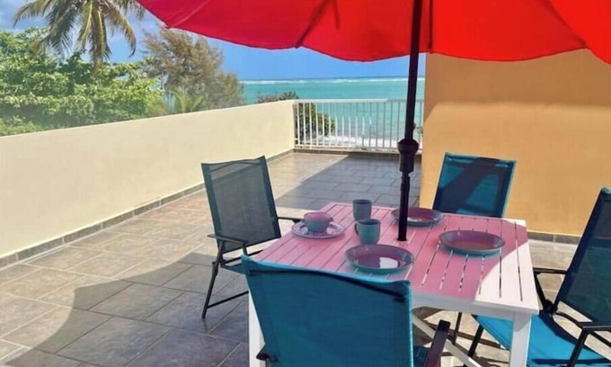 Urbanizacion Vistas del Oceano Villa | Top-floor Condo w/Ocean View & Terrace