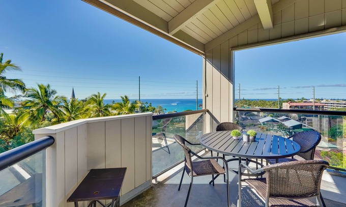 Historic Kailua Village Condominio | ¡NUEVO! Piso superior con vista al mar Kailua Bay Resort Condo!