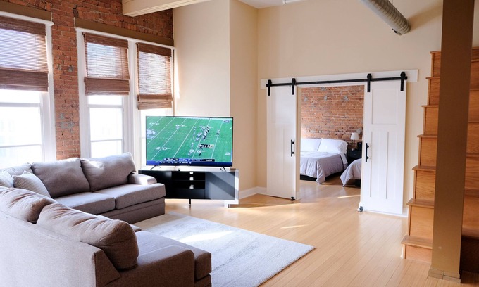 Wholesale District Condominio | Top Floor Loft! 4 Bedrooms and 2,000 sq ft