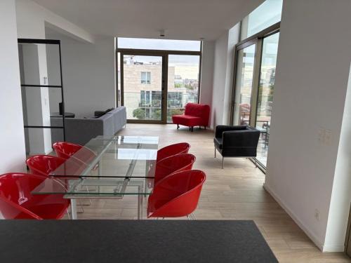 Northern Quarter Apartamento | Top floor luxury with spectacular water views