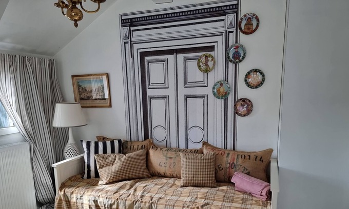 Overath Apartamento | Top floor studio apartment