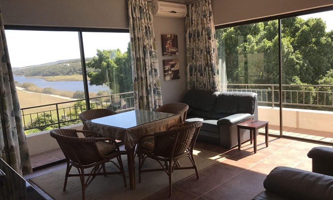 Still Bay Apartamento | Unidad de piso superior Waterryk Guest Farm