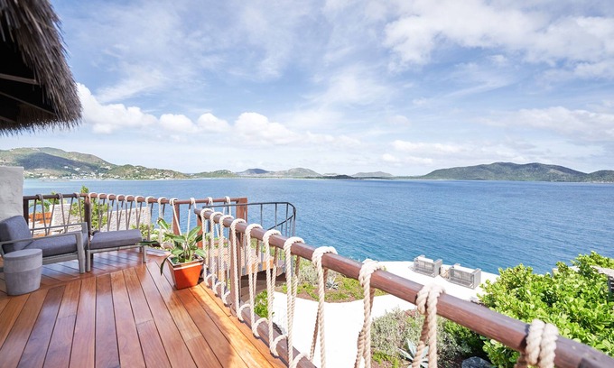 East End Apartamento | Top‑Level Sunrise Oceanview Suite in BVI