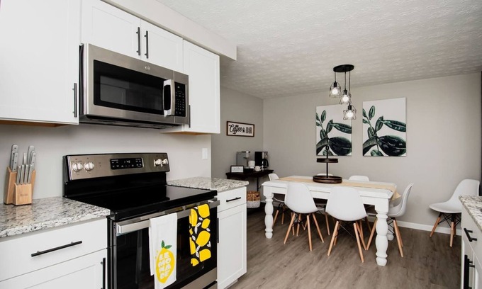 Huber Heights Casa | Top Listing-15 min to Downtown, WPAFB, Airport