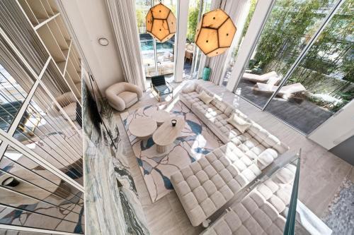 Herzliya Pituach Apartamento | Top Luxury Villa with Pool - 7BR