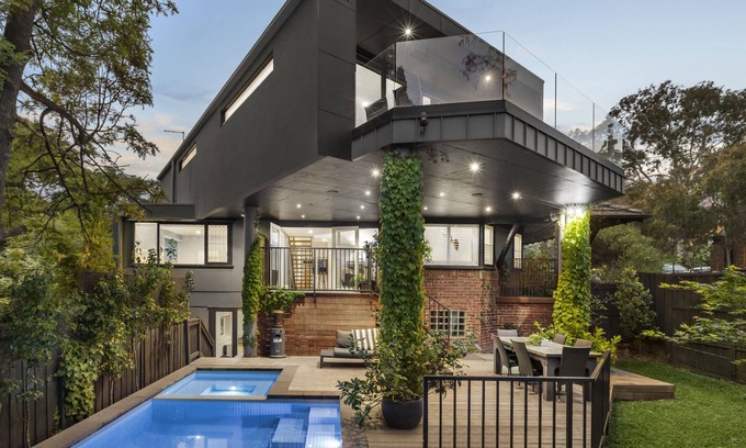 Kew Casa | Top of the Trees in the City